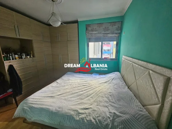 Tirane, shitet apartament 3+1+Ballkon Kati 2, 121 m² 140.000 € (yzberisht)