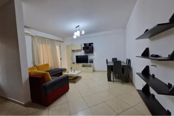 Tirane, jepet me qera 1+1 Kati 4, 70 m² 500 € (kodra e diellit)