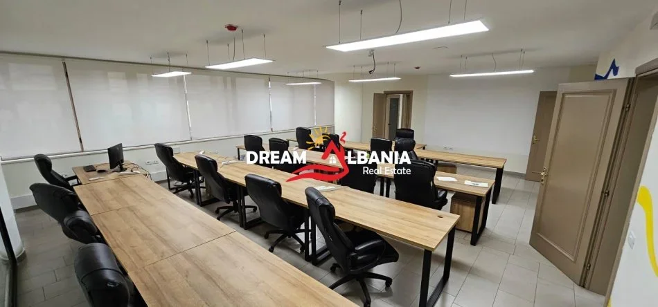Shkoder, shitet zyre Kati 1, 370 m² 665.900 € (shkoder)