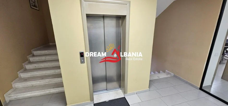 Shkoder, shitet zyre Kati 1, 370 m² 665.900 € (shkoder)