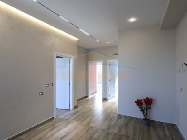 Tirane, jepet me qera ambjent biznesi Kati 0, 800 m² 5500  (Sauk) AL39107