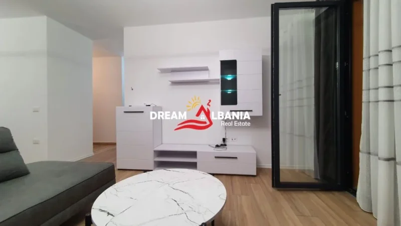 Tirane, jepet me qera apartament 2+1+Ballkon Kati 7, 110 m² 650 € (tek Oxhaku)