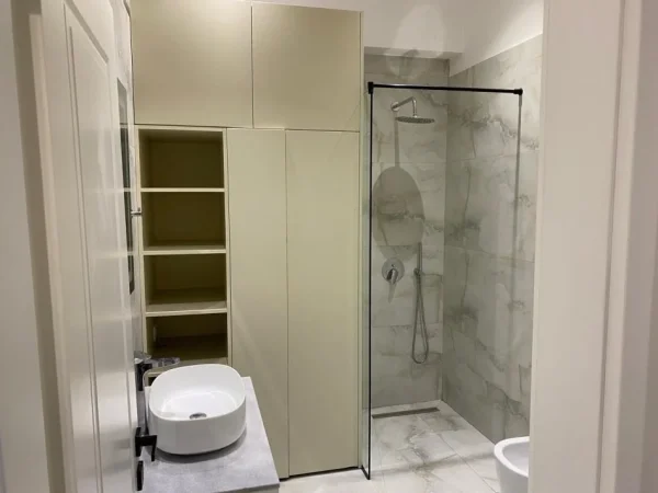 Tirane, jap me qera apartament 1+1 Kati 9, 70 m² 500 € (Astir)