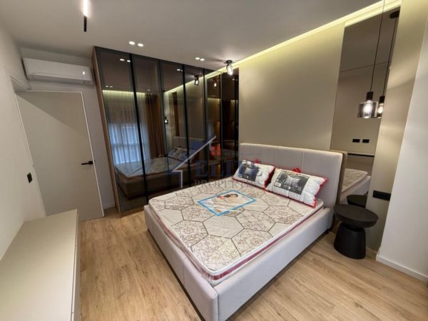 Tirane, jepet me qera apartament 1+1+Ballkon Kati 2, 63 m² 600 € (Rruga Bardhyl)