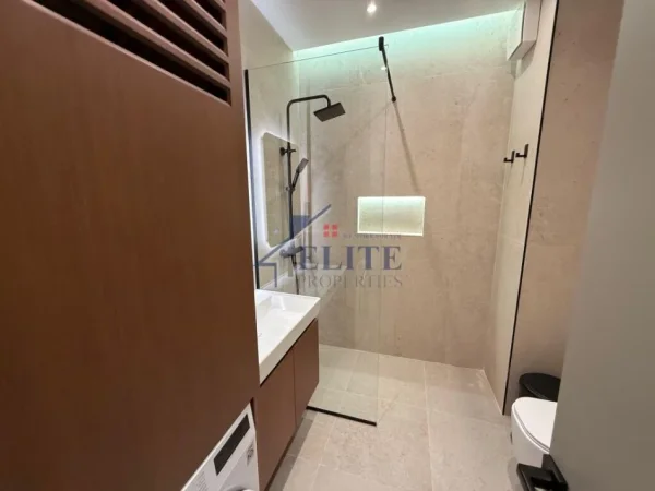 Tirane, jepet me qera apartament 1+1+Ballkon Kati 2, 63 m² 600 € (Rruga Bardhyl)