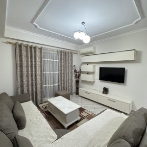 Tirane, jepet me qera 2+1 Kati 3, 80 m² 550 € (don bosko)