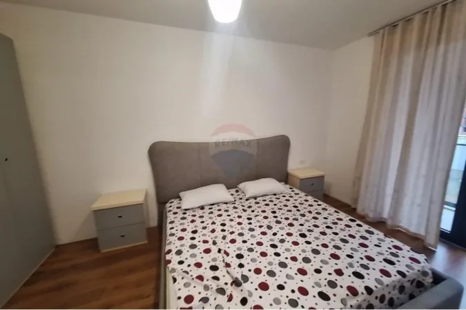 Tirane, jepet me qera apartament 1+1+Ballkon Kati 3, 67 m² 550 € 