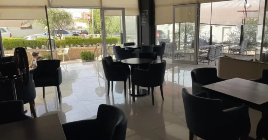 Tirane, jepet me qera bar-kafe Kati 0, 156 m² 650 € (Rruga Dalip Topi)