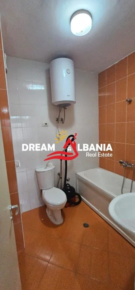 Tirane, jepet me qera apartament 2+1 Kati 4, 87 m² 50.000 € (ali demi)