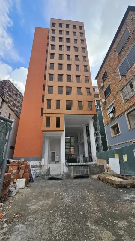 Tirane, shitet apartament 3+1+Ballkon Kati 9, 138 m² 287.000 € (Rruga Qemal Stafa)