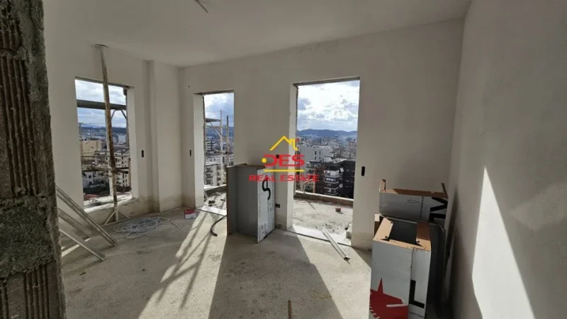 Tirane, shitet apartament 3+1+Ballkon Kati 9, 138 m² 287.000 € (Rruga Qemal Stafa)