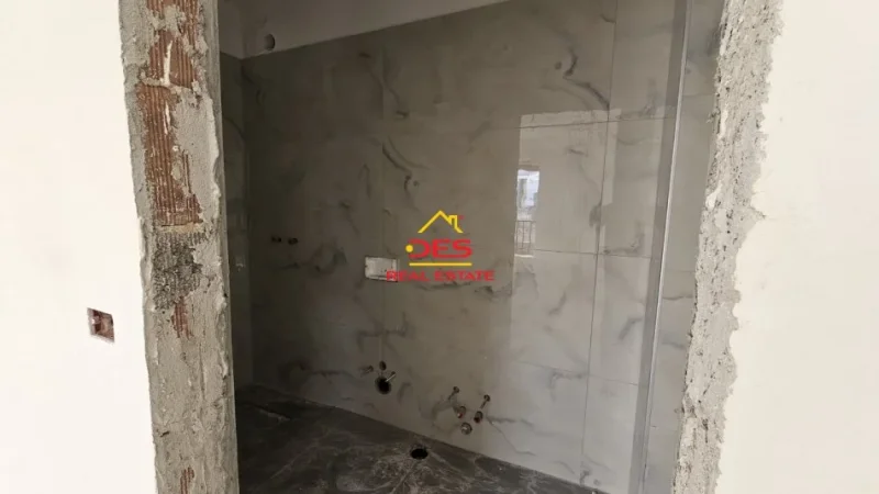 Tirane, shitet apartament 3+1+Ballkon Kati 9, 138 m² 287.000 € (Rruga Qemal Stafa)