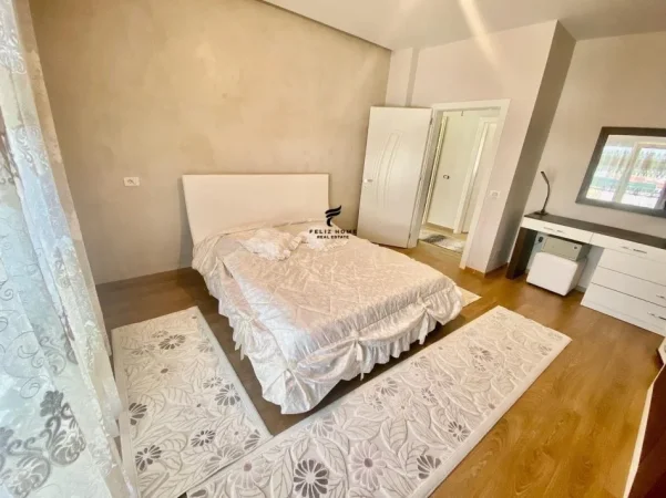 Tirane, jepet me qera apartament 2+1+Ballkon Kati 2, 500 m² 4.500 € (MJULL-BATHORE)