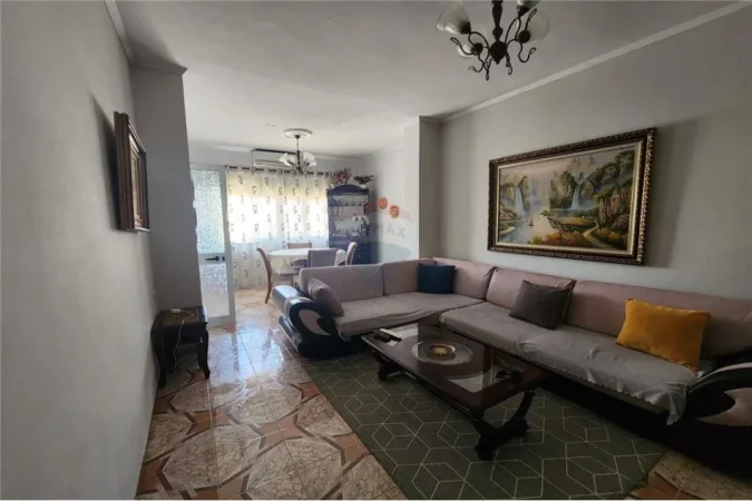 Tirane, shitet apartament 2+1 Kati 4, 80 m² 115.000 € (Rruga Bardhyl)