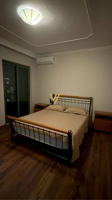 Tirane, jepet me qera apartament 2+1+Ballkon Kati 10, 100 m² 1.200 € (BLLOK)