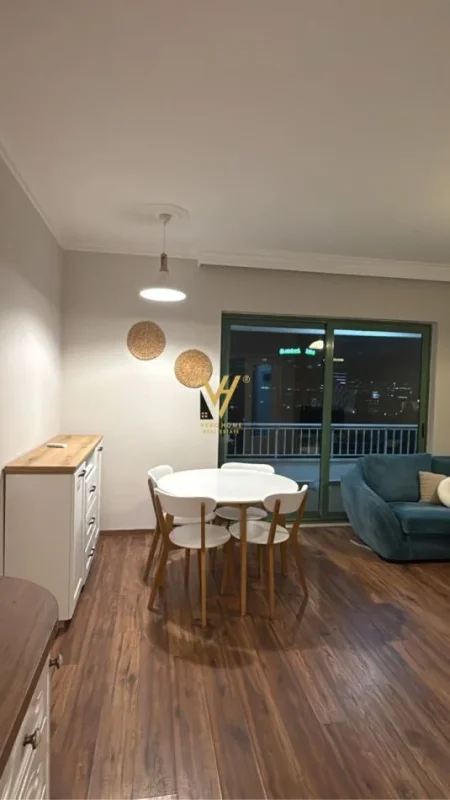 Tirane, jepet me qera apartament 2+1+Ballkon Kati 10, 100 m² 1.200 € (BLLOK)