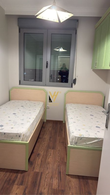 Tirane, jepet me qera apartament 2+1+Ballkon Kati 10, 100 m² 1.200 € (BLLOK)
