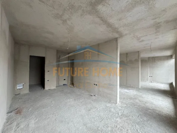 Tirane, shitet apartament 2+1+Aneks+Ballkon Kati 6, 116 m² 260.000 € (White Tower, Komuna e Parisit)