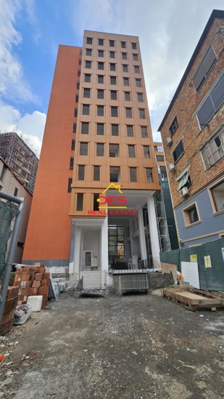 Tirane, shitet apartament 2+1+Ballkon Kati 2, 117 m² 245.000 € (Rruga Qemal Stafa)