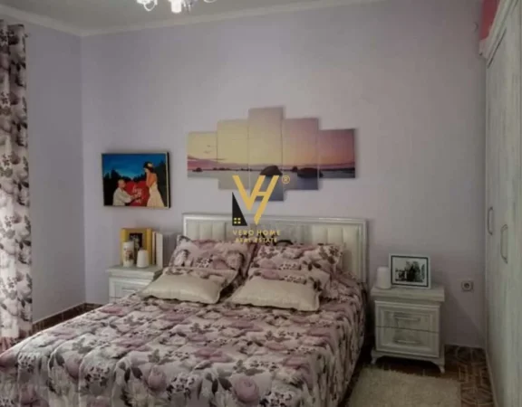 Korce, shitet shtepi 4+1+Ballkon Kati 1, 385 m² 145.000 € (KORCE)