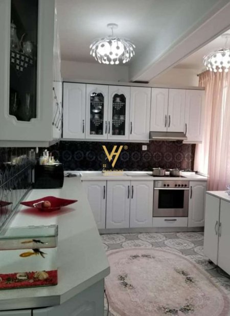 Korce, shitet shtepi 4+1+Ballkon Kati 1, 385 m² 145.000 € (KORCE)