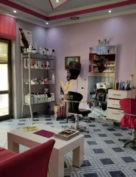 Korce, shitet shtepi 4+1+Ballkon Kati 1, 385 m² 145.000 € (KORCE)