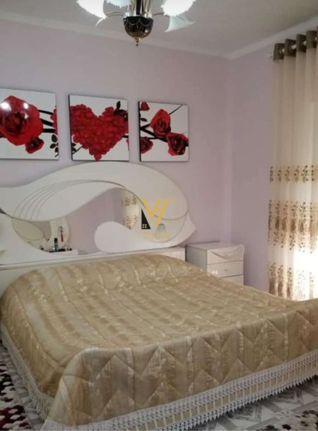 Korce, shitet shtepi 4+1+Ballkon Kati 1, 385 m² 145.000 € (KORCE)
