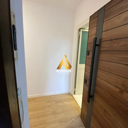 Tirane, shitet apartament 2+1+Ballkon Kati 2, 85 m² 185.000 € (rruga e durresit)