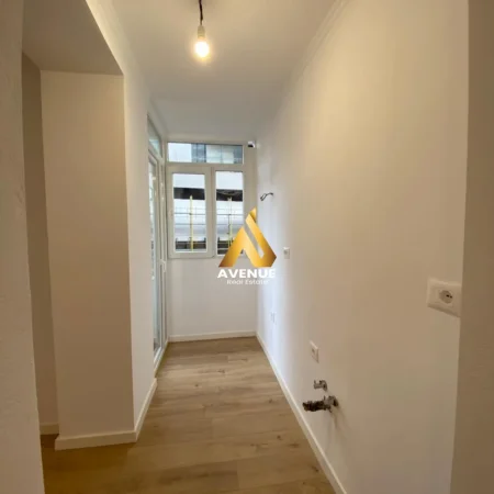 Tirane, shitet apartament 2+1+Ballkon Kati 2, 85 m² 185.000 € (rruga e durresit)