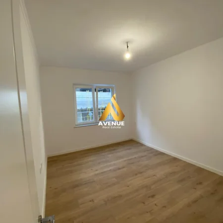 Tirane, shitet apartament 2+1+Ballkon Kati 2, 85 m² 185.000 € (rruga e durresit)