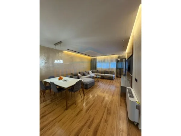 Tirane, shitet apartament 3+1+Aneks+Ballkon Kati 7, 150 m² 360.000 € (jordan misja)