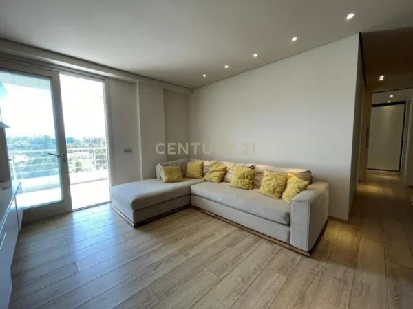 Tirane, jap me qera apartament 2+1+2+Ballkon , 102 m² 700 € (Liqeni i Thatë)