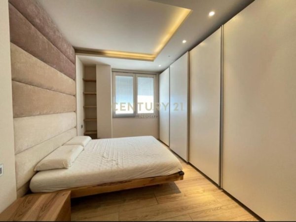 Tirane, jap me qera apartament 2+1+2+Ballkon , 102 m² 700 € (Liqeni i Thatë)