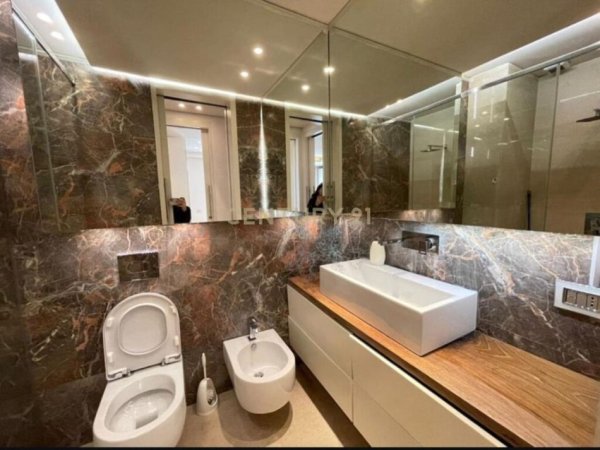Tirane, jap me qera apartament 2+1+2+Ballkon , 102 m² 700 € (Liqeni i Thatë)