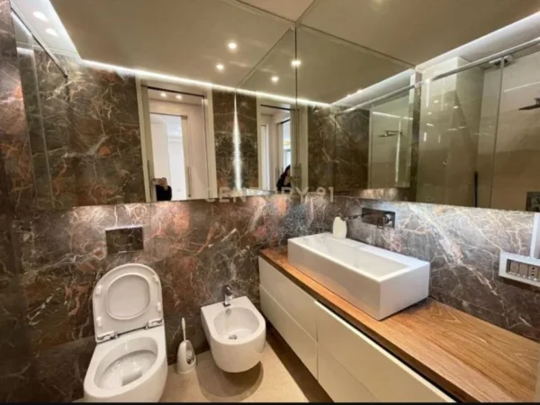 Tirane, jap me qera apartament 2+1+2+Ballkon , 102 m² 700 € (Liqeni i Thatë)