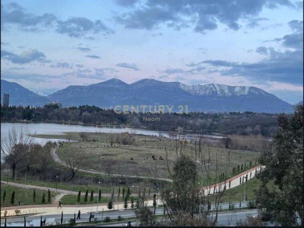 Tirane, jap me qera apartament 2+1+2+Ballkon , 102 m² 700 € (Liqeni i Thatë)