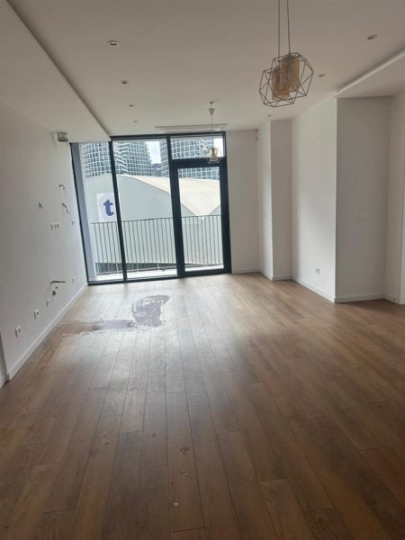 Tirane, jepet me qera ambjent biznesi Kati 2, 130 m² 1.500 € (Lake View)