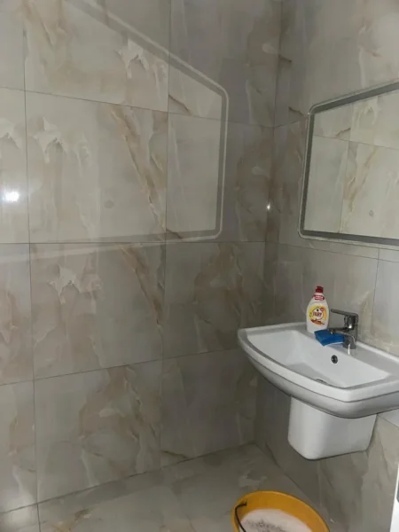 Tirane, jepet me qera zyre Kati 2, 130 m² 1.500 € (Rruga e Kosovareve)