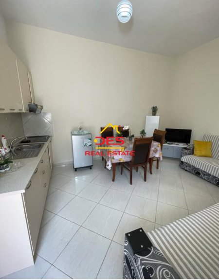 Vlore, jepet me qera shtepi 1+1+Ballkon Kati 0, 80 m² 280 € (Rruga Çamëria)