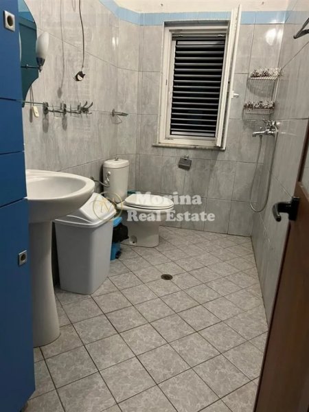 Tirane, jepet me qera apartament 2+1 Kati 3, 85 m² 600 € (Myslym Shyri)