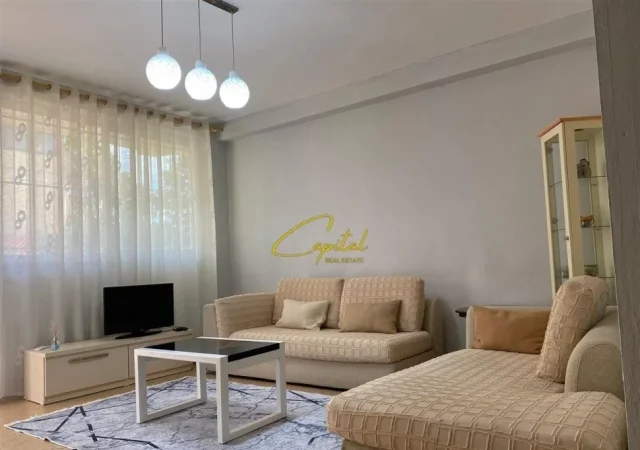 Tirane, jepet me qera apartament 3+1 Kati 1, 100 m² 500 € (SHKOLLA E BASHKUAR)