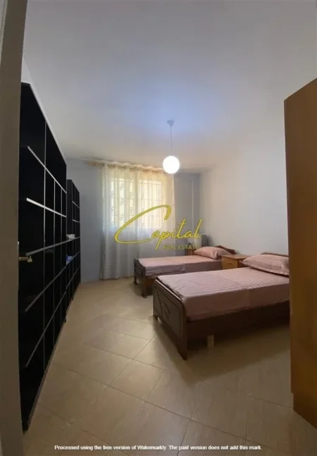 Tirane, jepet me qera apartament 3+1 Kati 1, 100 m² 500 € (SHKOLLA E BASHKUAR)