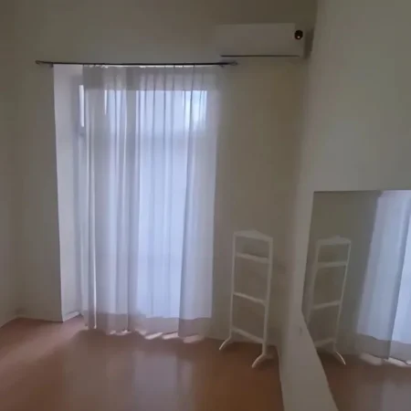 Tirane, jepet me qera apartament 2+1 Kati 3, 80 m² 600 € (Sheshi Willson)