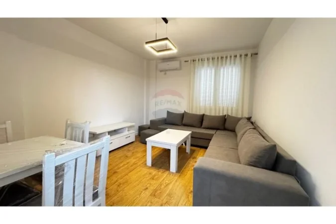Tirane, jepet me qera apartament 1+1 Kati 1, 60 m² 350 € (kodra e priftit)