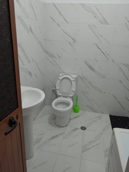 Tirane, jepet me qera apartament 2+1 Kati 2, 80 m² 350 € (Sauk)