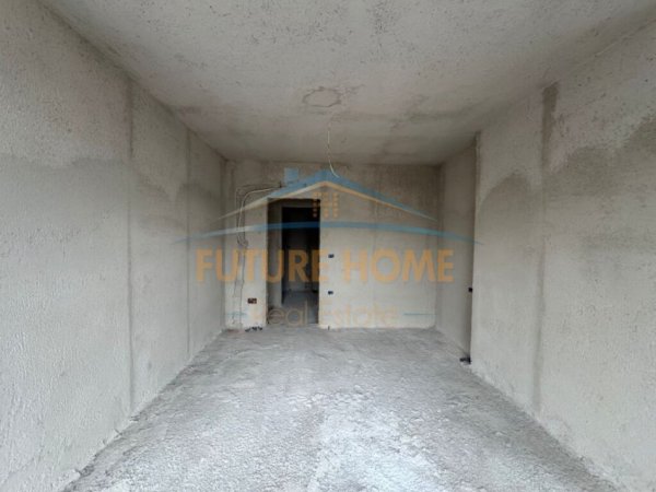 Tirane, shitet apartament 2+1 Kati 6, 116 m² 260.000 € (Komuna e Parisit)