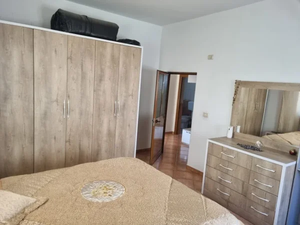 Tirane, jepet me qera apartament 2 Katshe Kati 1, 206 m² 1.100 € (Kombinat)