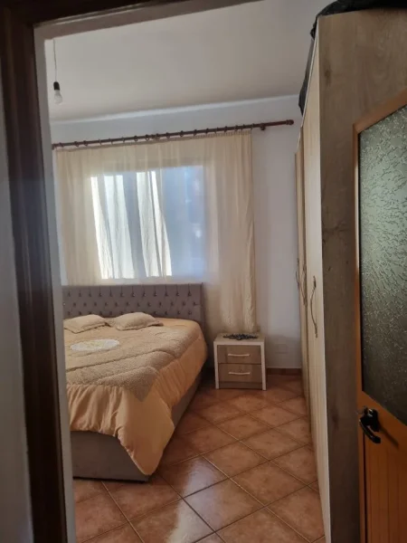 Tirane, jepet me qera apartament 2 Katshe Kati 1, 206 m² 1.100 € (Kombinat)