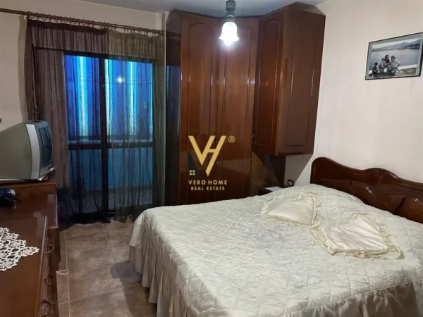 Tirane, shitet apartament 3+1+Ballkon Kati 2, 96 m² 320.000 € (ISH BLLOKU)