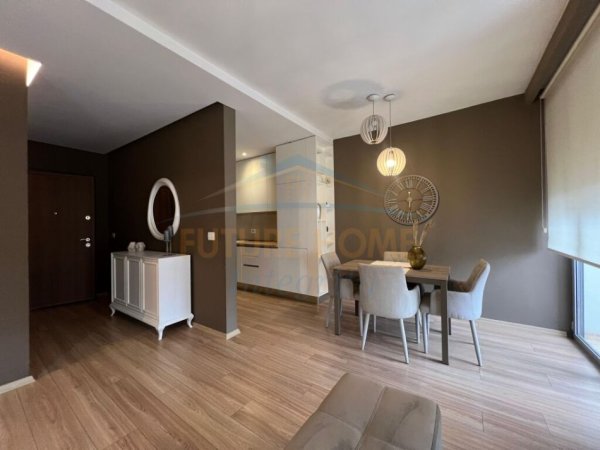 Tirane, jepet me qera apartament 2+1+Ballkon+Post Parkimi,  Kati 2, 102 m² 600 € (Ali Demi)
